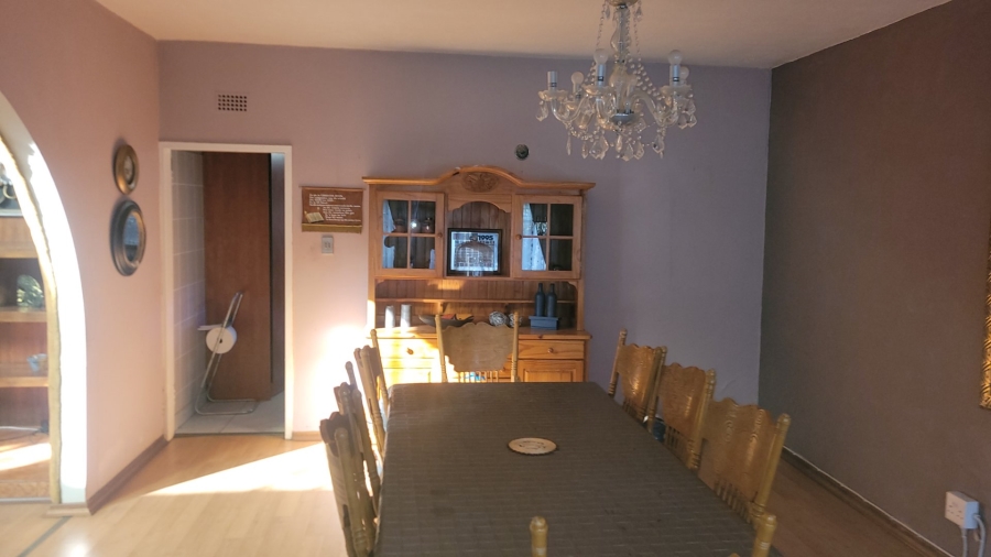 5 Bedroom Property for Sale in Wilkeville North West